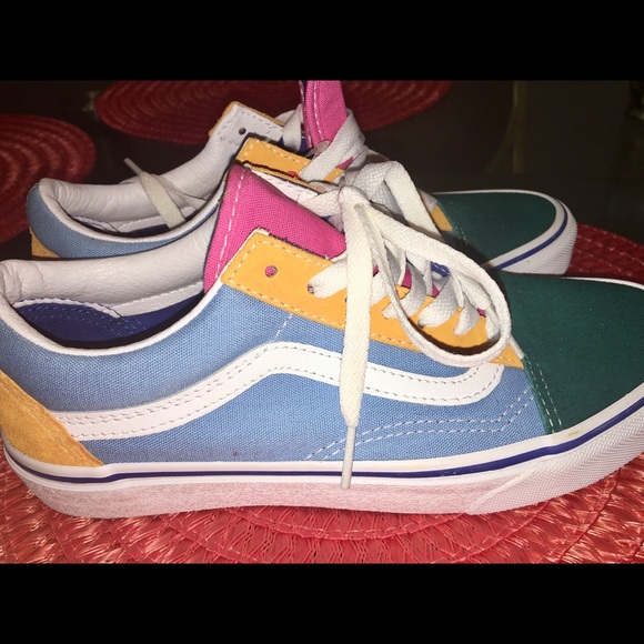 Vans - Picture 2 of 7